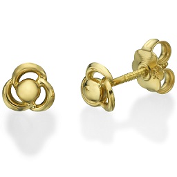 Why Is It Important to Wear Solid Gold Earrings?