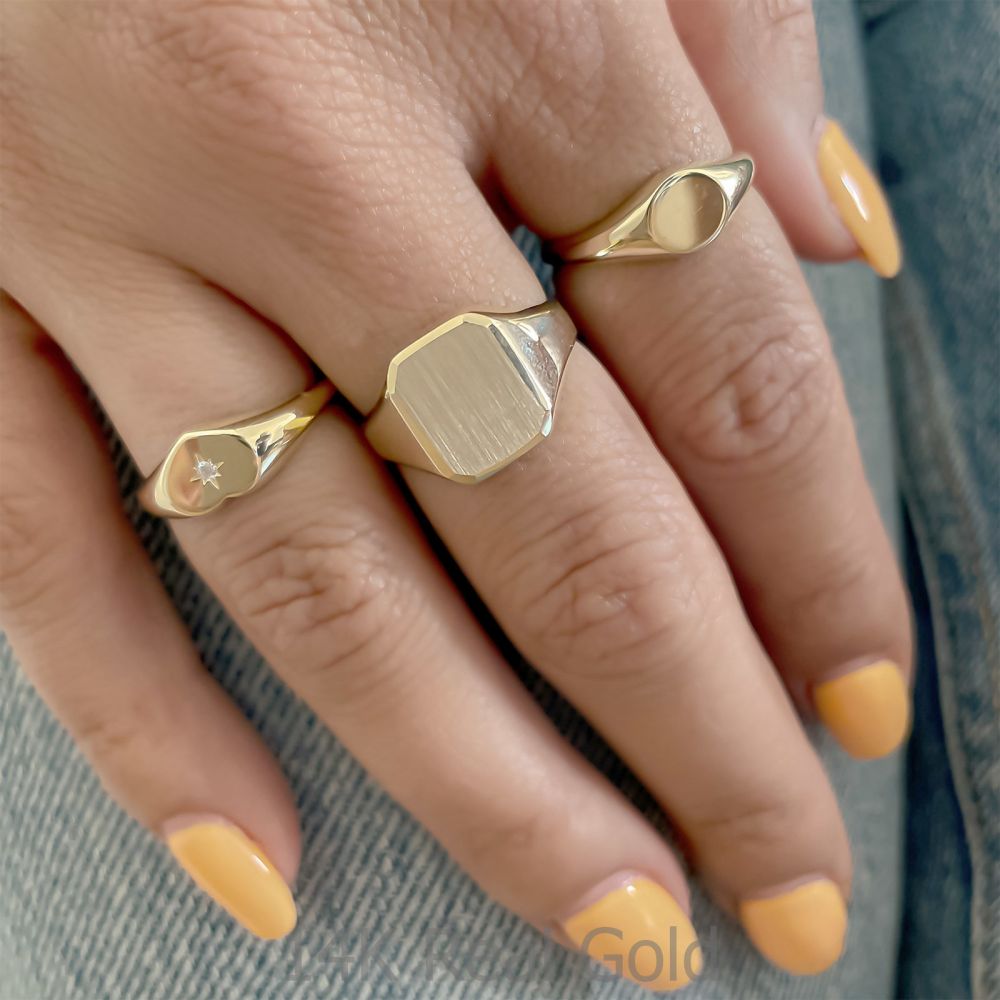 Women’s Gold Jewelry | 14K Yellow Gold Ring - Glossy Round Seal