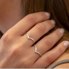 Ring in 14K White Gold - Delicate V